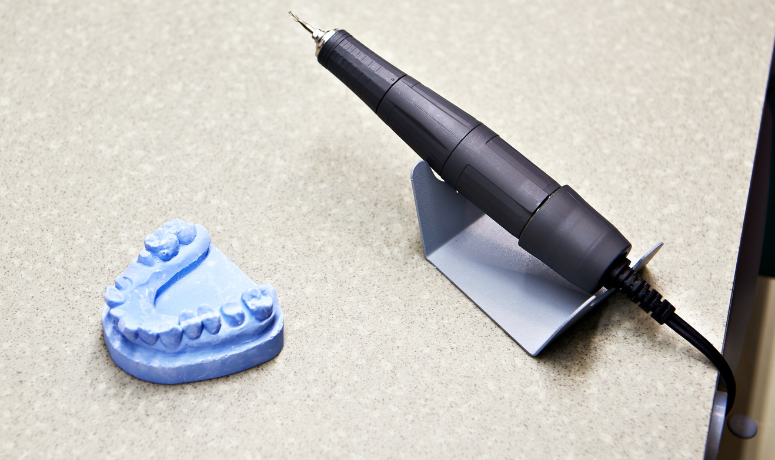 技工コーナー｜まきの歯科