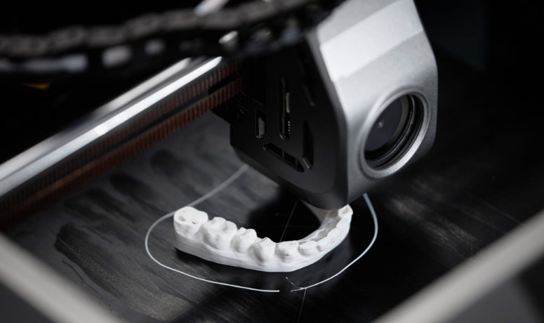 3Dプリンター｜まきの歯科